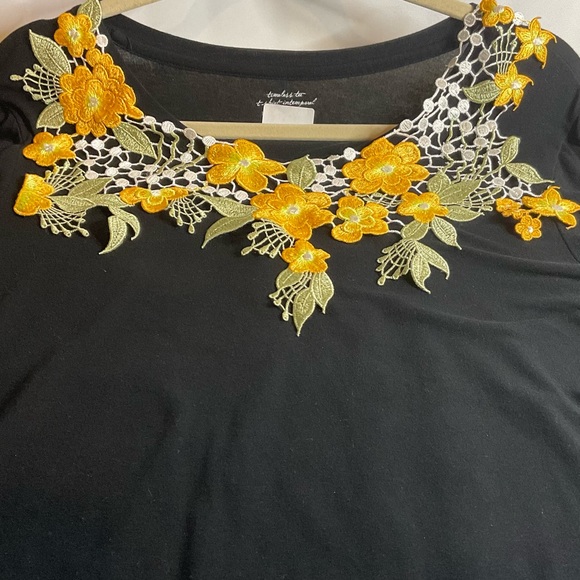 Floral  thread embroidery cutwork style neck line (1pc) appliqué of high quality - Picture 9 of 9
